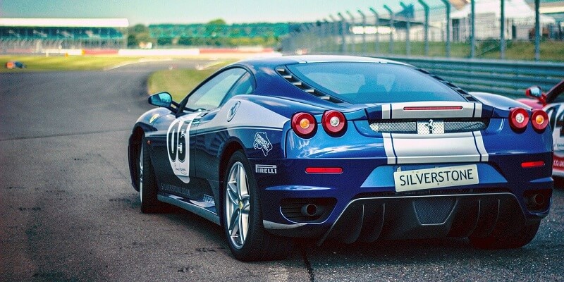 É permitido envelopar veículos