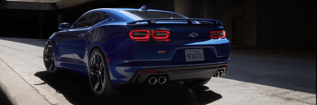 Chevrolet Camaro 2021 traseira lanternas