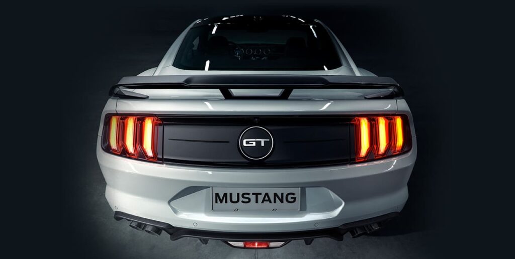 Ford Mustang 2021 Traseira 1