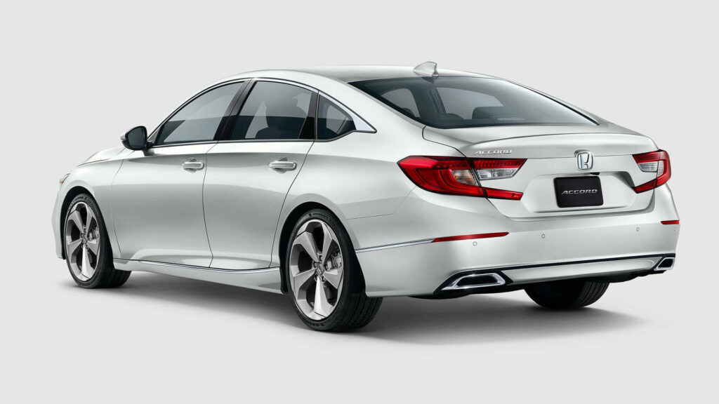 Honda Accord 2021 traseira esquerda