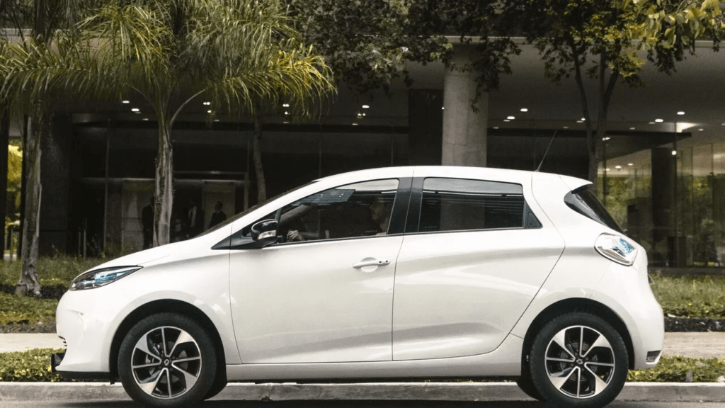 Renault Zoe 2021 lateral esquerda