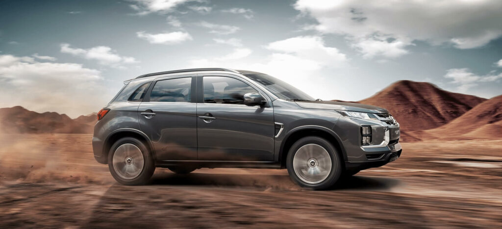 Mitisubishi Outlander 2021 lateral direita 1
