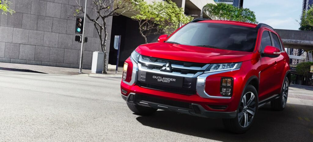 Mitisubishi Outlander 2021 lateral esquerda 1