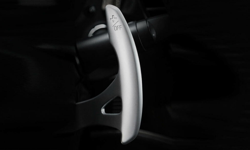 Mitsubishi Eclipse Cross 2021 paddle shifters
