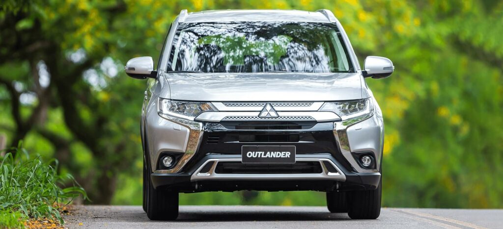 Mitsubishi Outlander 2021 frente 2