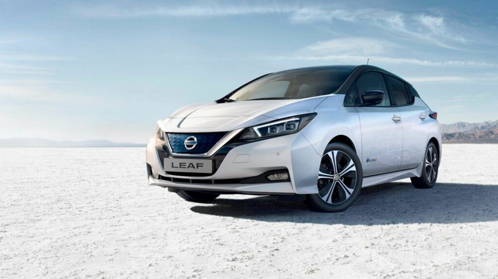 Nissan Leaf 2021 dianteira esquerda
