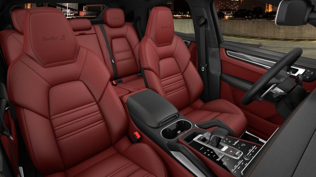 Porsche Cayenne 2021 interior