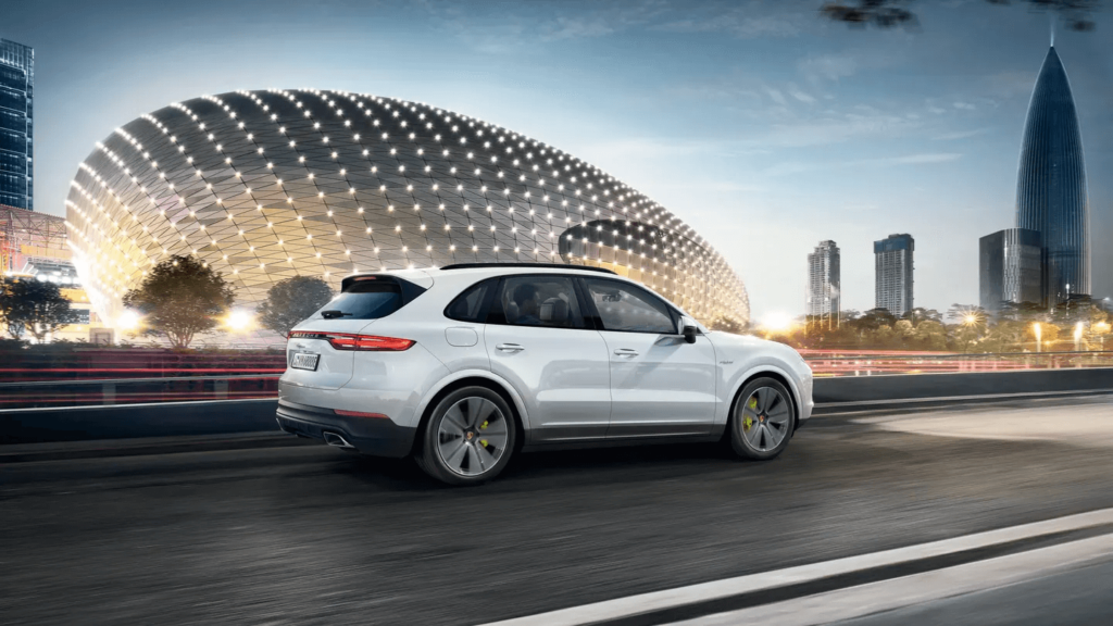 Porsche Cayenne 2021 lateral direita
