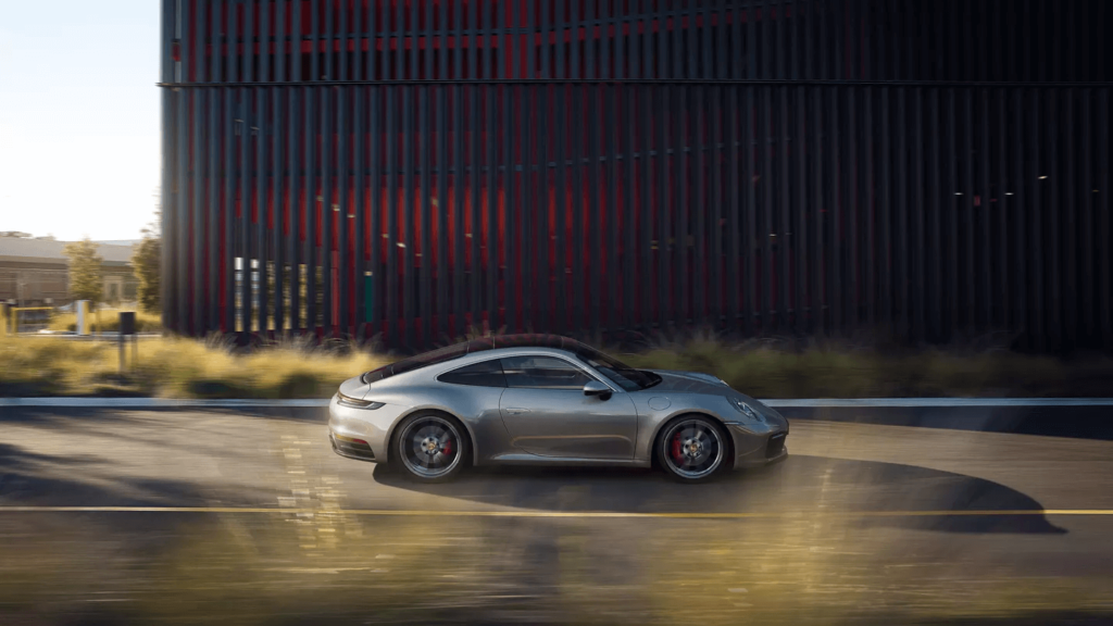 Porshe 911 2021 lateral direita