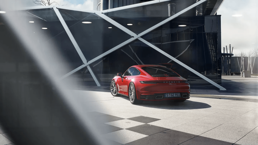 Porshe 911 2021 traseira esquerda