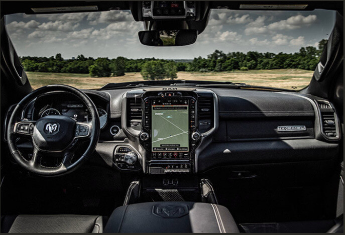 RAM 1500 2021 visão painel