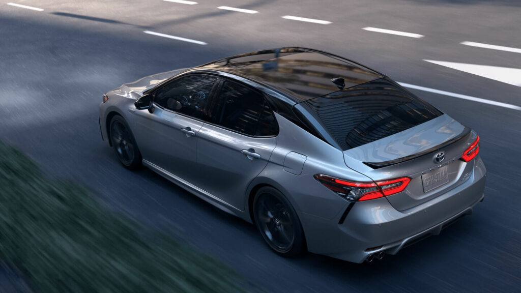 Toyota Camry 2021 cima