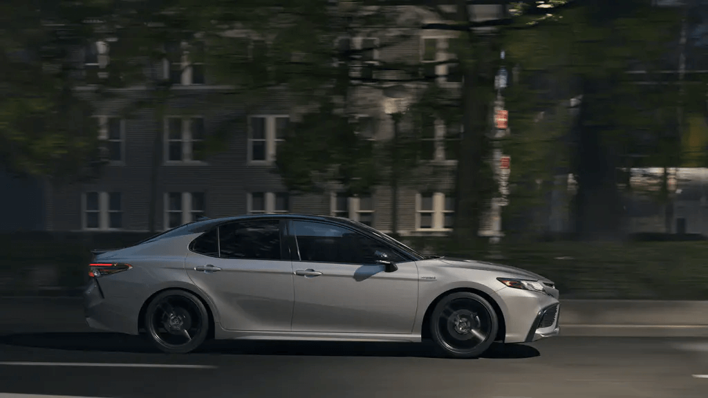 Toyota Camry 2021 lateral direita
