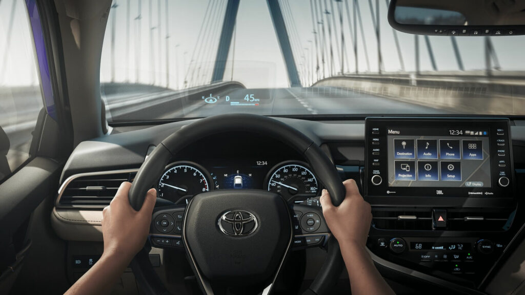 Toyota Camry 2021 visão piloto
