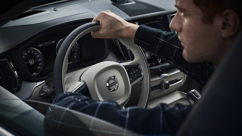 Volvo XC60 2021 direção