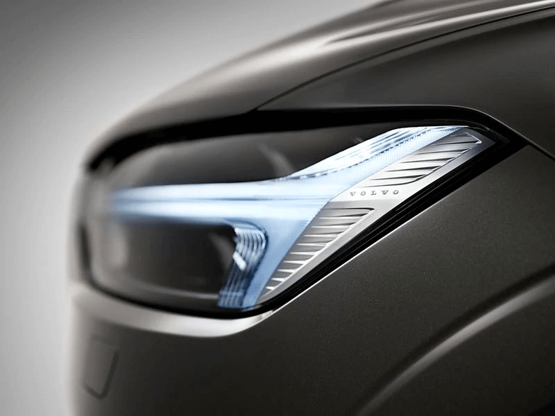 Volvo XC60 2021 faróis