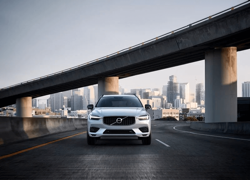 Volvo XC60 2021 frente