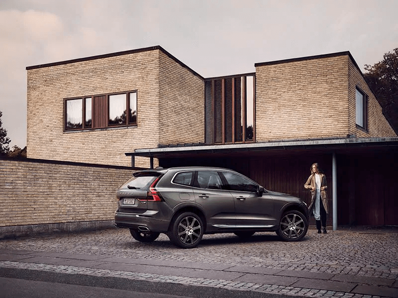 Volvo XC60 2021 traseira direita