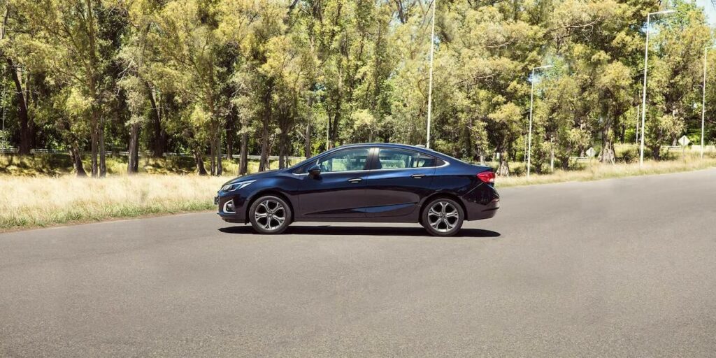 Cruze 2022 Lateral esquerda