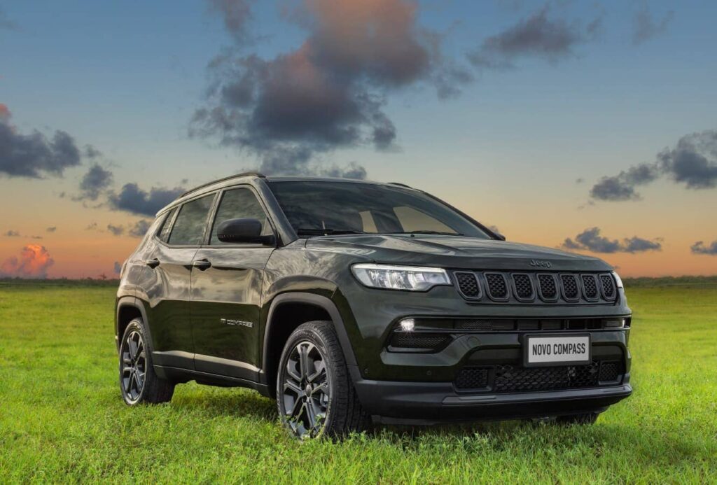 Jeep Compass 2022 Faróis e grade frontal