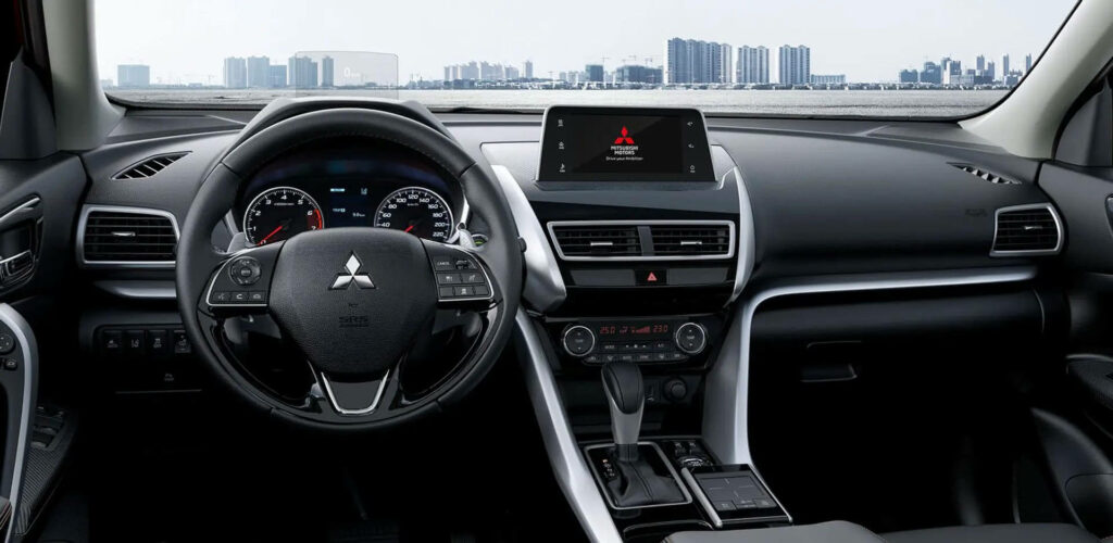 Mitsubishi Eclipse Cross 2022 conectividade