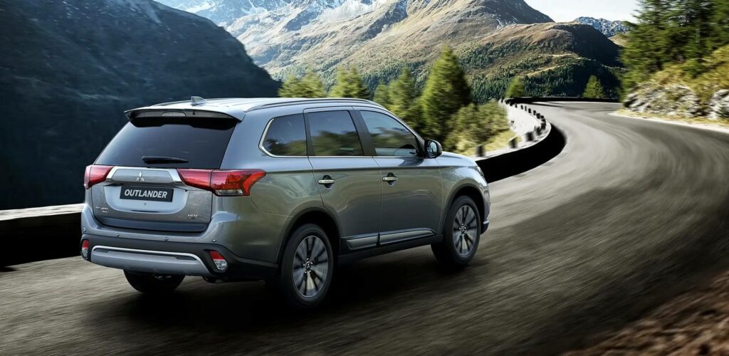 Mitsubishi Outlander 2022 Linhas externas traseiras