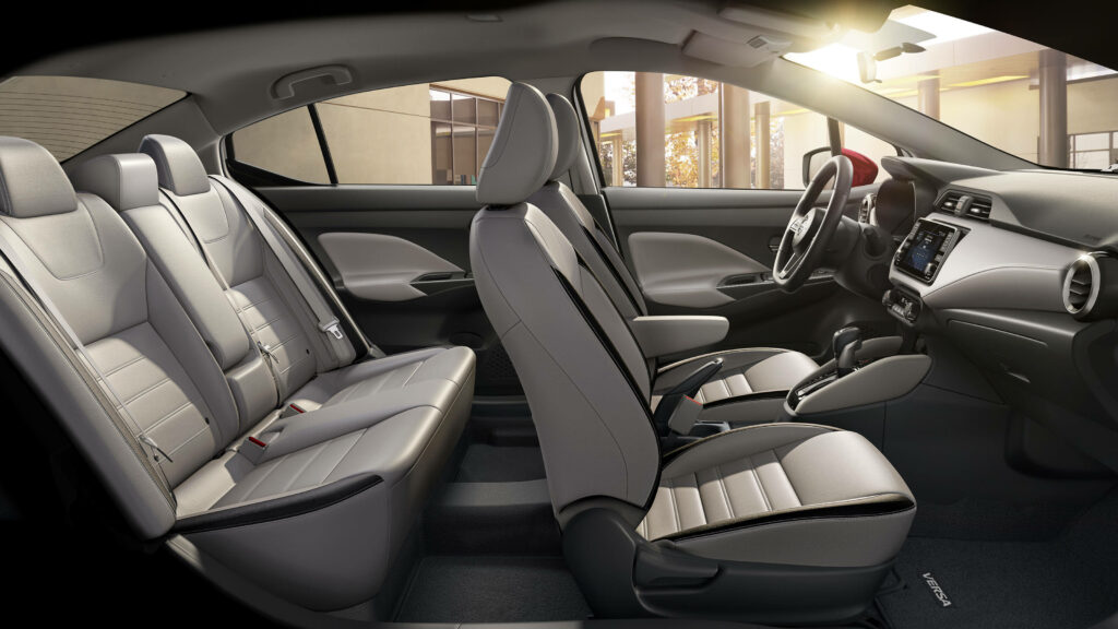 Nissan Versa 2022 conforto interno