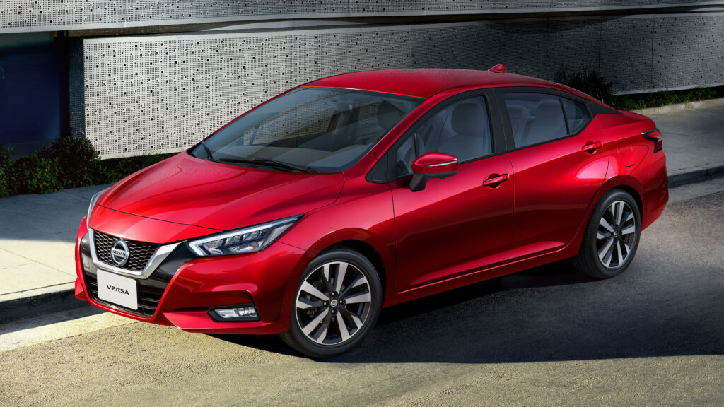 Nissan Versa 2022 conjunto externo