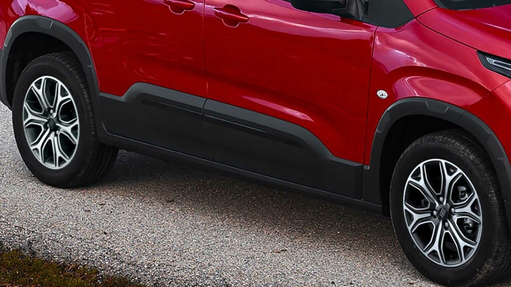 Fiat Doblò 2022 linhas laterais