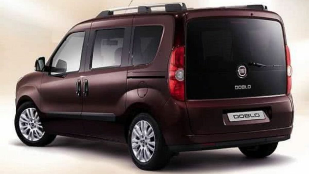 Fiat Doblò 2022 parte traseira