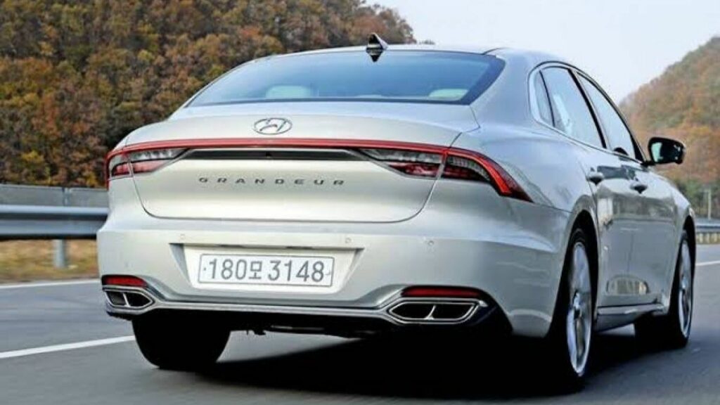 Hyundai Azera 2022 traseira