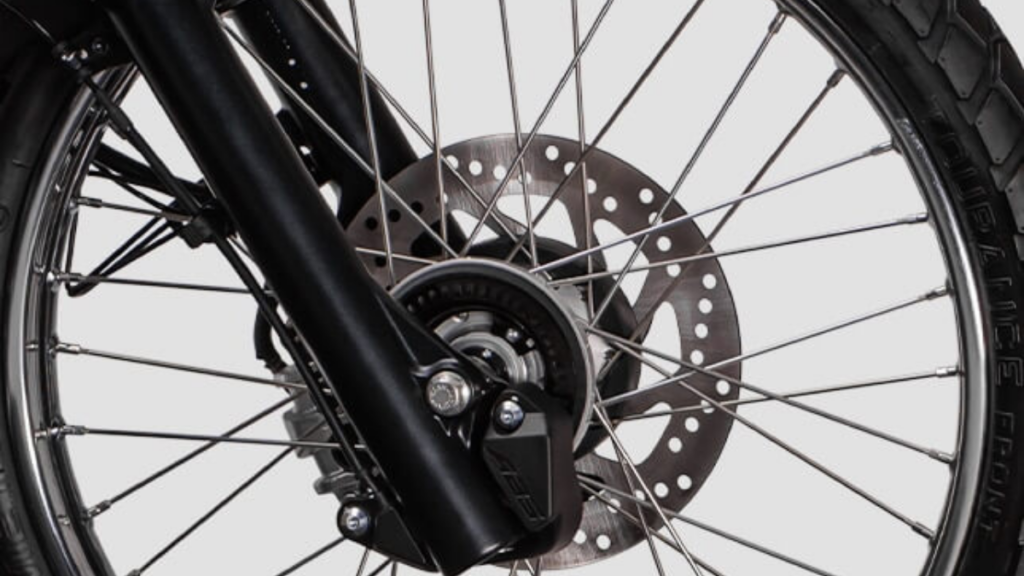 XTZ 250 2022 rodas raiadas e freio a disco dianteiro