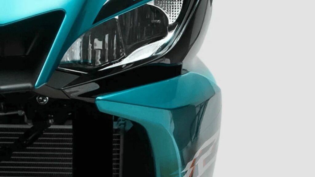 Yamaha R3 2022 frente