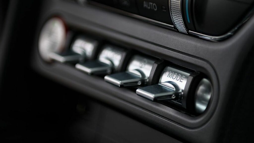 Ford Mustang 2022 botões do painel