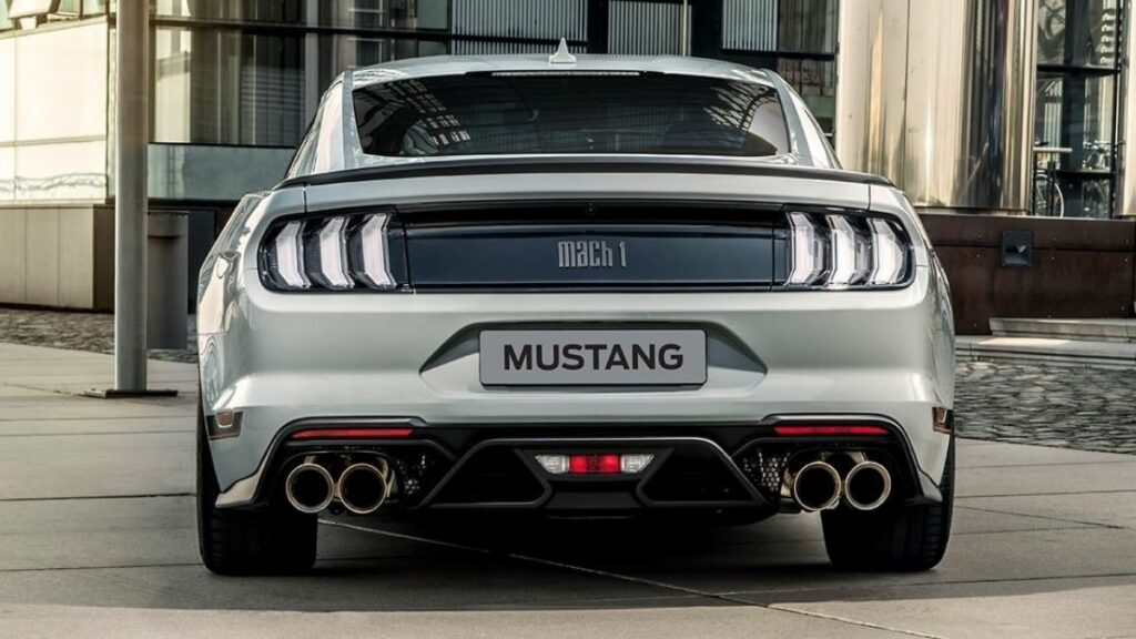 Ford Mustang 2022 traseira