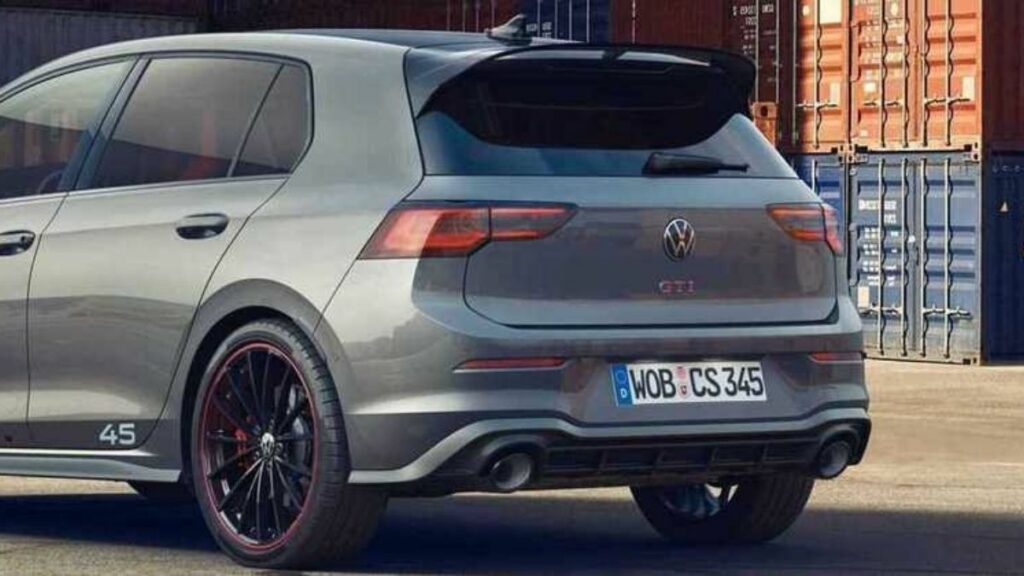 Golf 2022 traseira