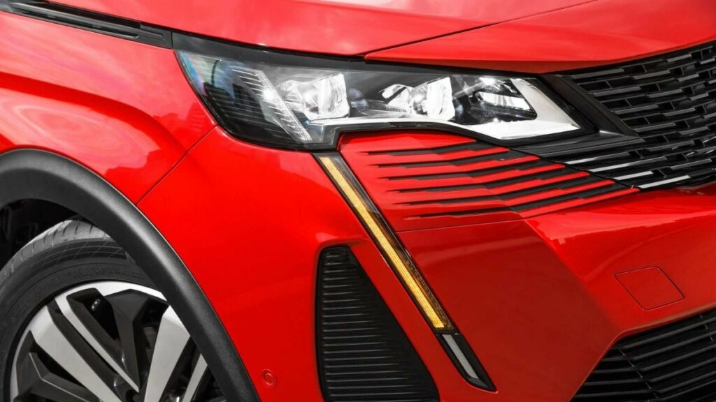 Peugeot 3008 2022 faróis