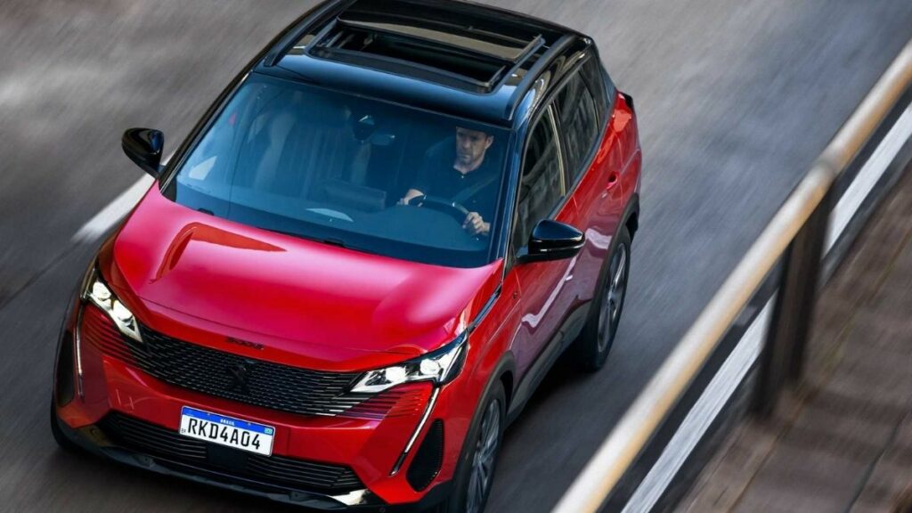Peugeot 3008 2022 vermelho teto solar