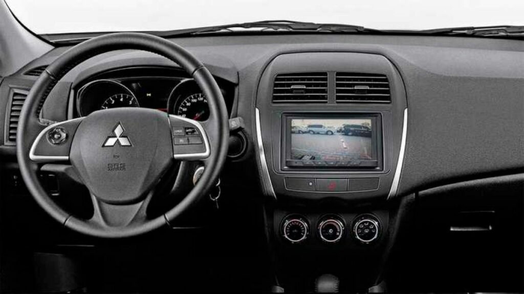 Mitsubishi ASX 2022 interior