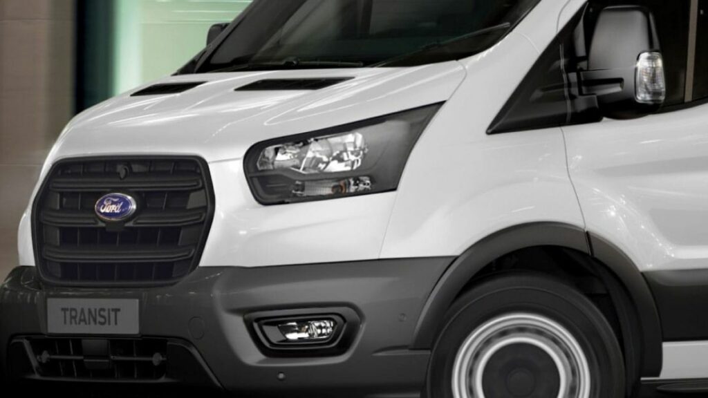 Ford Transit 2022 frente