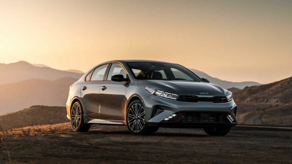 Kia Cerato 2022 frente