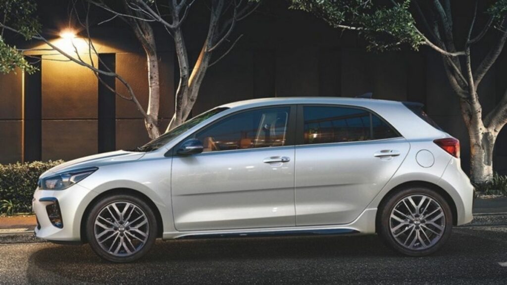 Kia Rio 2022 lateral