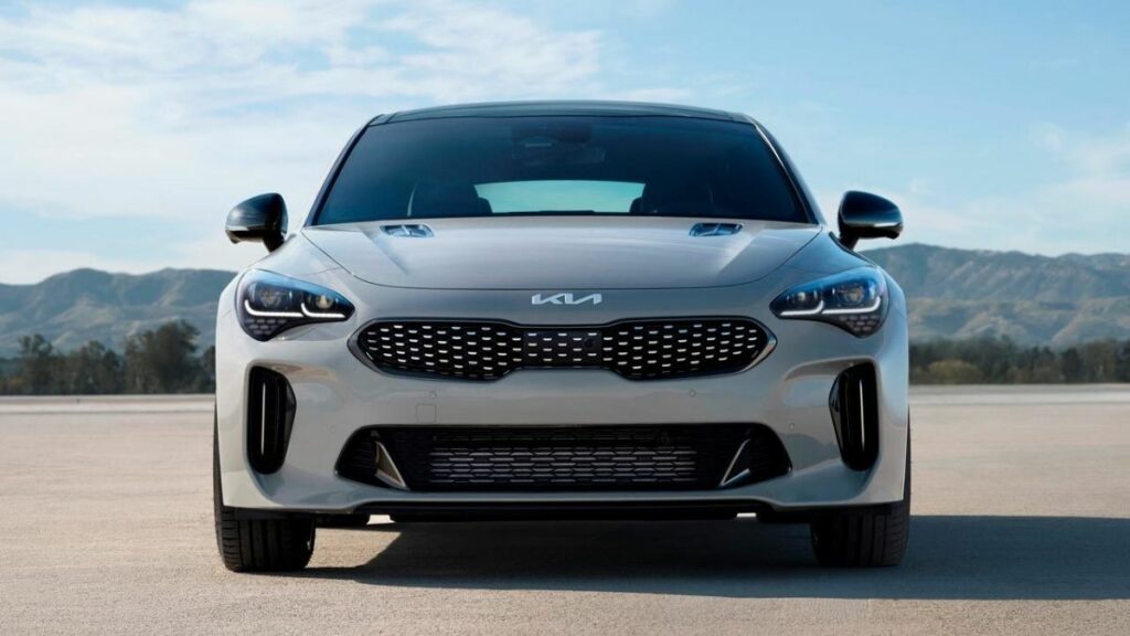 Kia Stinger 2022 frente