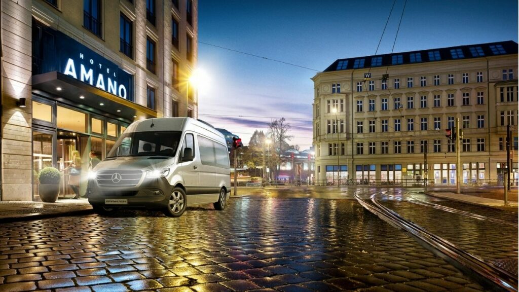 Mercedes-Benz Sprinter 2022 lateral esquerda