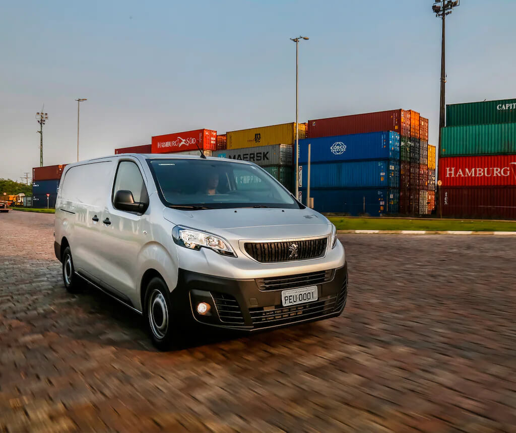 Peugeot Expert 2022 branco no porto seco