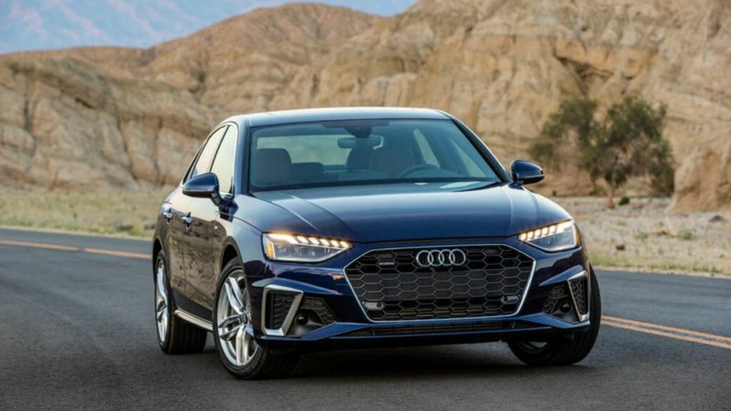 Audi A4 2022 preto frente