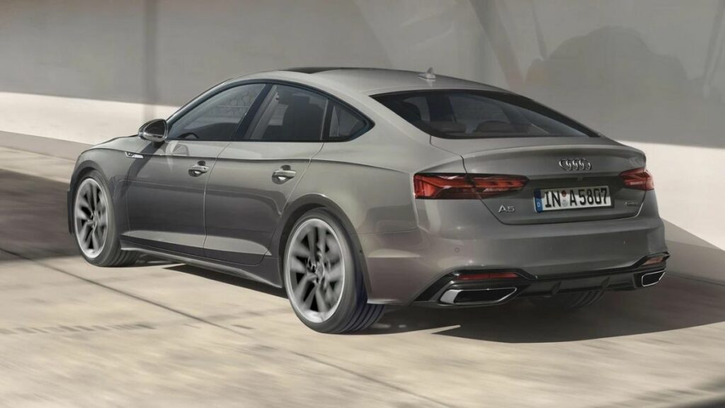 Audi A5 2022 traseira