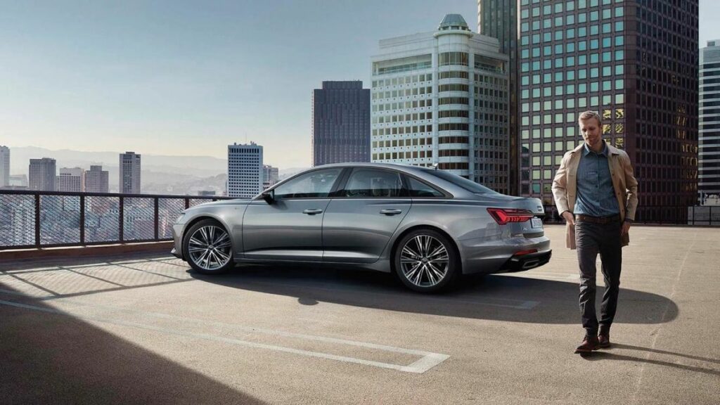 Audi A6 2022 lateral