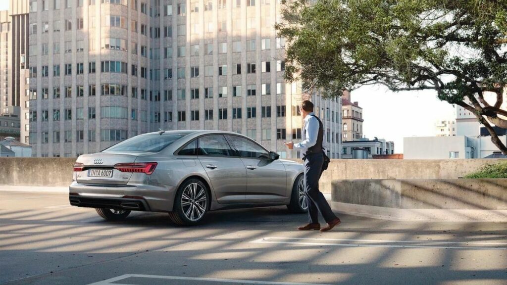 Audi A6 2022 lateral direita