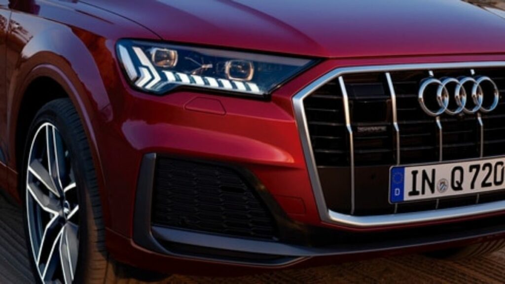 Audi Q7 2022 faróis